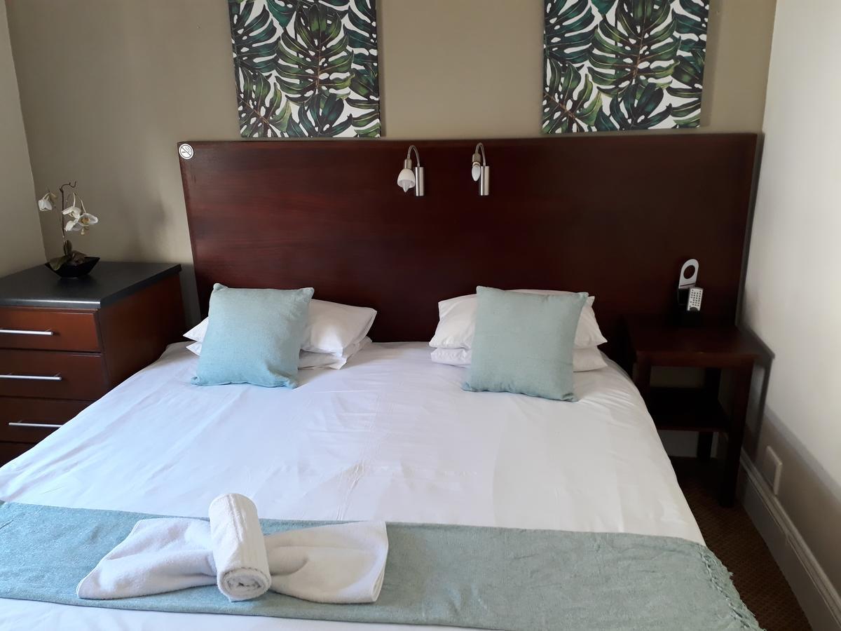 The Vic Hotel Port Elizabeth Exterior photo