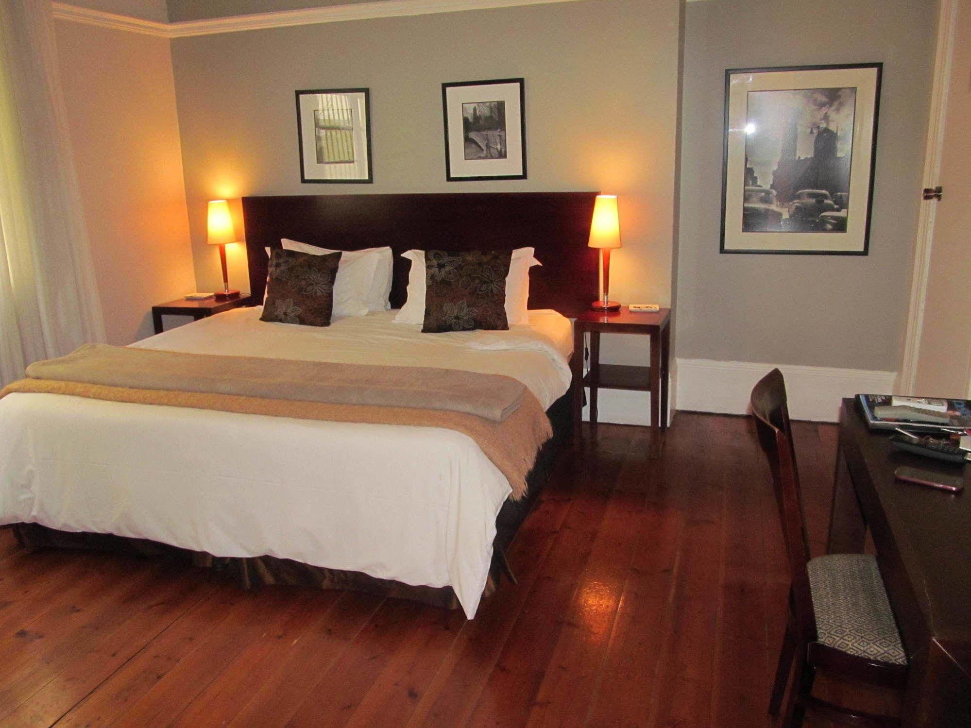 The Vic Hotel Port Elizabeth Exterior photo